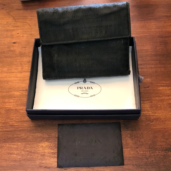 Authentic Prada women’s black wallet - Picture 11 of 11